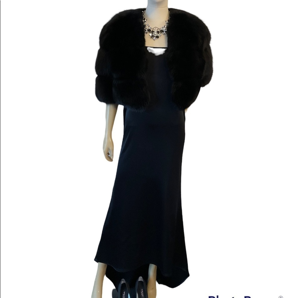 ST. JOHN CAVIAR NWT  Black Strapless Gown with slight mermaid.  Sz 2.